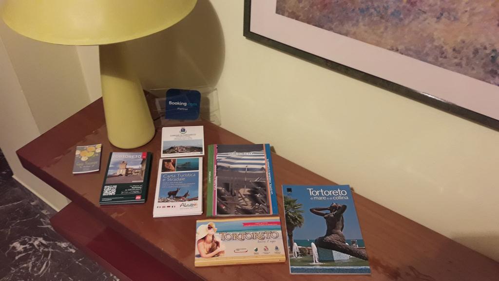 Casa Vacanze Darena Tortoreto Eksteriør billede